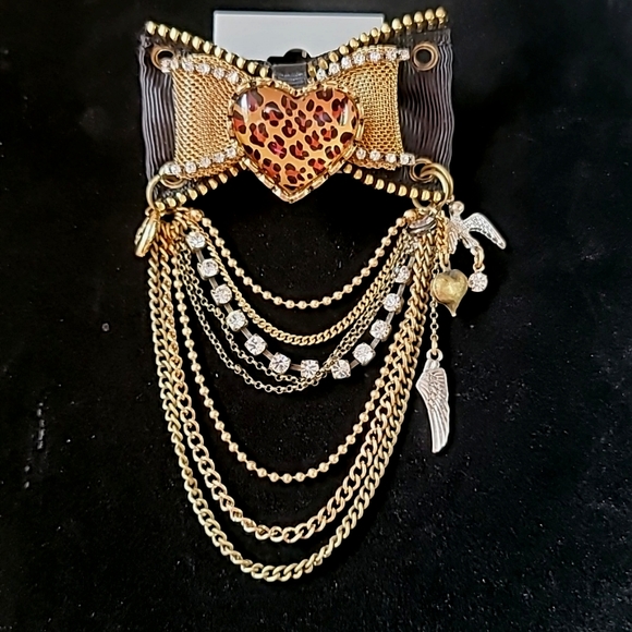 Vintage BETSEY JOHNSON Leaping Leopards Collection Bow Heart Swag Brooch. - Picture 1 of 9